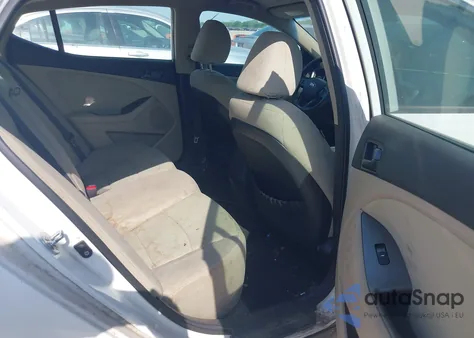 2013 Kia Optima Lx z USA, uszkodzony, nr VIN KNAGM4A79D5422232